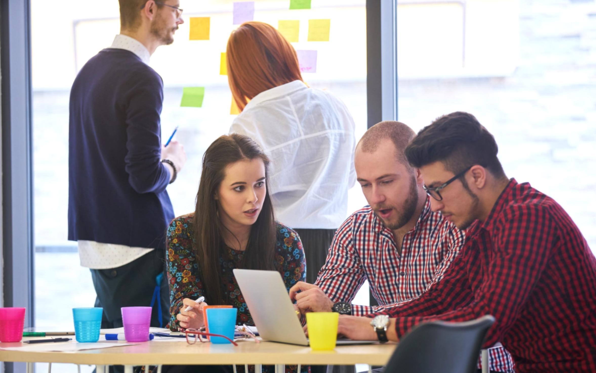 Visualisierung eines strukturierten Reflexionsprozesses mit verschiedenen Analyseebenen